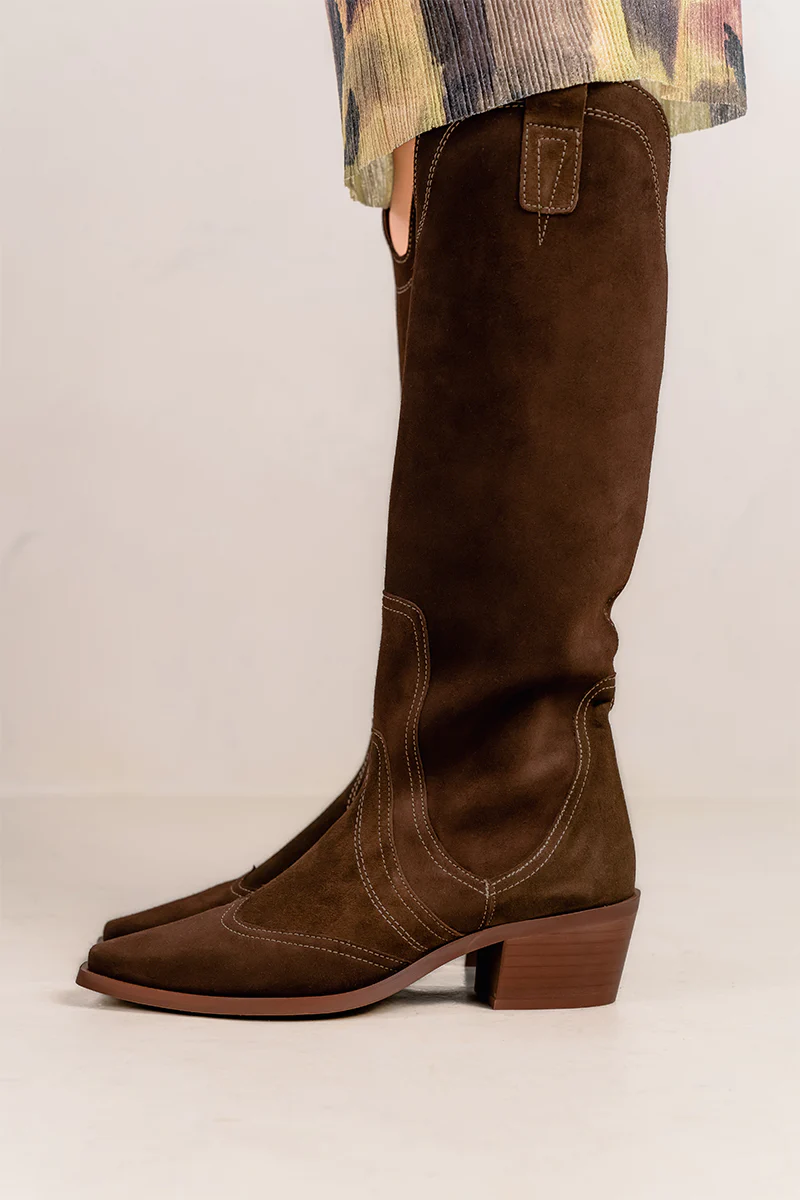 5802 Bota Cowboy Ante Chocolate Zapater a El Zagu n
