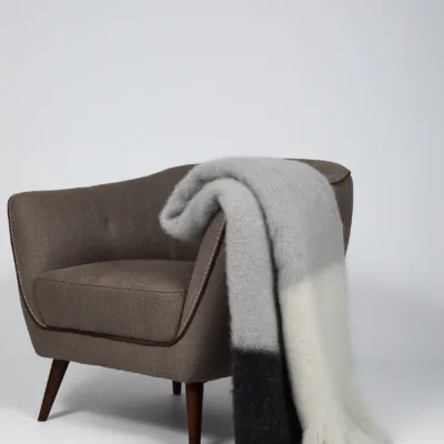 Manta Ezcaray Negro,Blanco y Gris