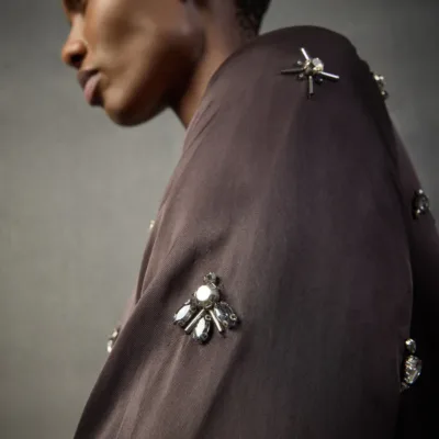 VESTIDO MARRON CRISTALES