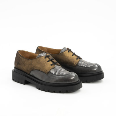 MOCASIN CON CORDONES