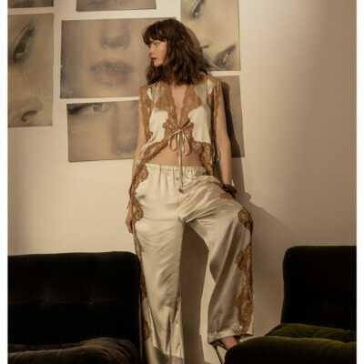 Pantalón raso detalles