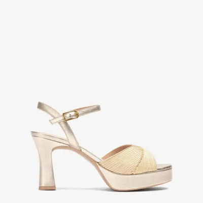 Sandalia de tacón y plataforma