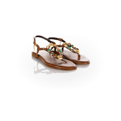 Sandalia plana con detalles